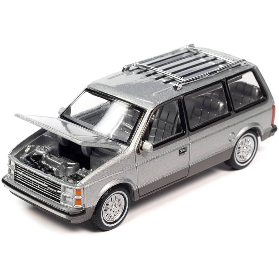 きーままーま90’ｓCHAMPION AUTO ビンテージ PVC TOY 1985 Plymouth Voyager Minivan Radiant Silver Metallic with